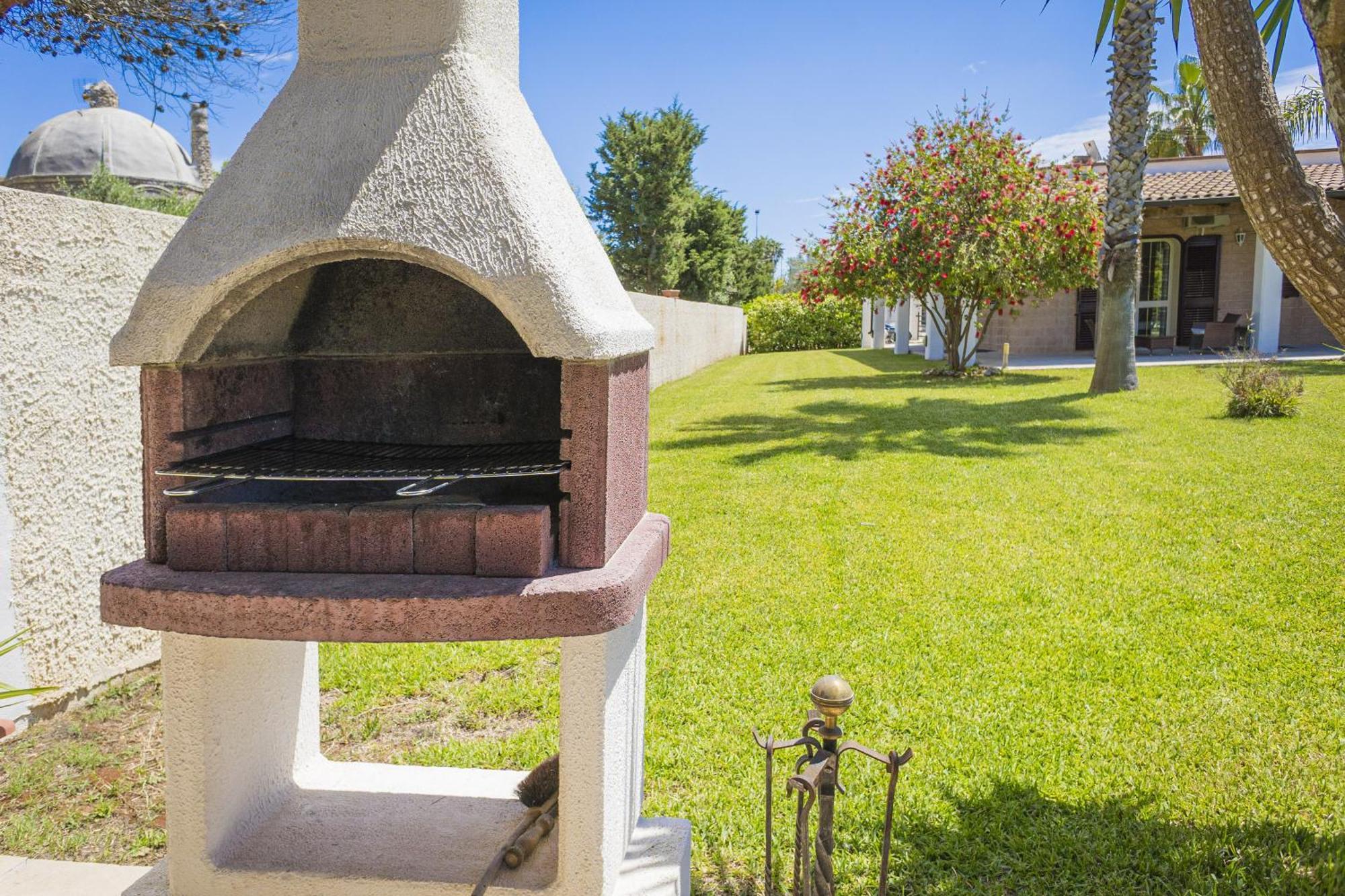 Villa El Capitano With Garden And Pool - Happy Rentals Muro Leccese Exterior photo